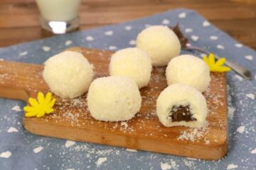 toptha me kokos dhe çokollatë