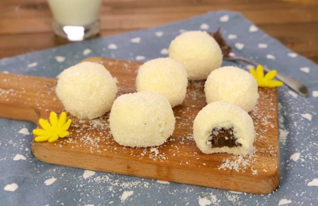 toptha me kokos dhe çokollatë